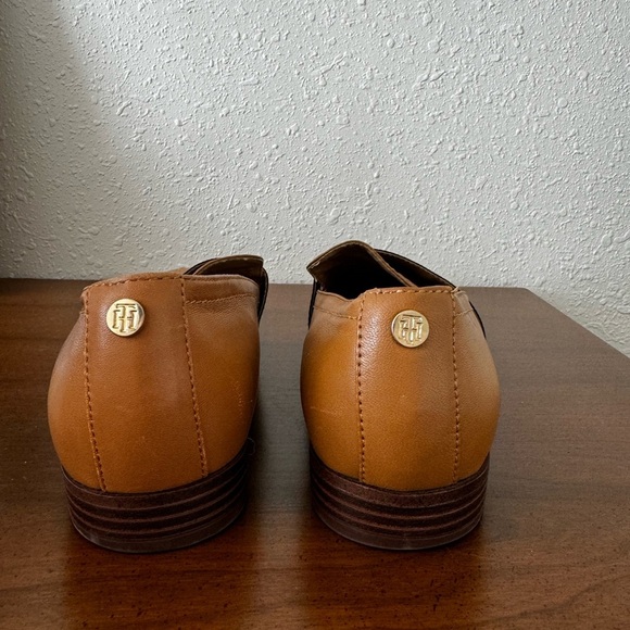 Tommy Hilfiger TWIGNAZ medium brown camel leather loafers. 7.5 - Picture 2 of 7